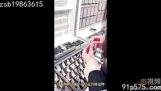휴일 동안 전자 공장 여자애를 데리고 옷 사러 갔어. 몸매가 엄청 좋았고 탈의실에서 나랑 섹스했어 china