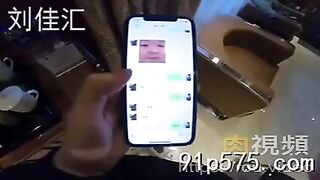 콘돔 없이 남자와 성관계를 맺는 젊은 여성, 자극적인 벗기고 핥기 china