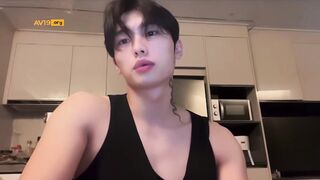 신작 ✨ 얼공 존예 피딩영상