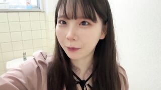 공중화장실에서 탈의하고 알몸으로 셀카영상 찍는년들 (2)