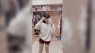 초러블리 반바지의 여대생 변태 셀카