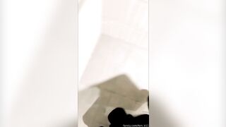 화장실에서 관장하는 주인년