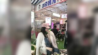 유학중인 아름다운 소녀
