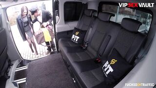 VIP 섹스 서비스 받는 러시아 모델