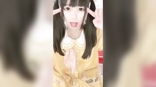 발라당 까진 어린년 백보지에 딜도 자위