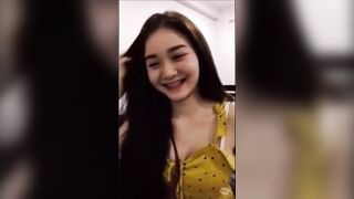 라인채팅에서 돈 받고 보지벌려서 자위하는 여대생 china