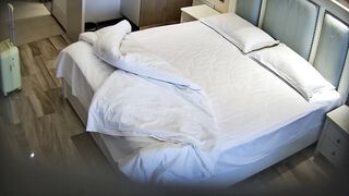 调皮的苗条女友只管撩不管降火被我狠狠抱起来操 china (8)
