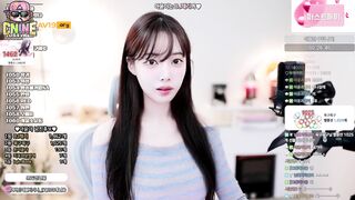아윤 25.10.14 핫팬 전신리액션