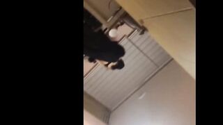 여동생을 몰래 촬영하는 언니