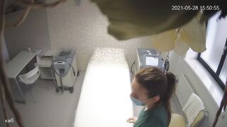 ロシアの女の子のお尻脱毛サロン。 ハッキングされた CCTV ipcam