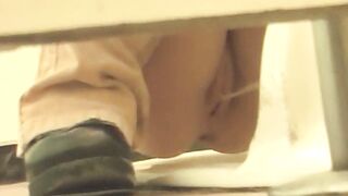 女子トイレ盗撮若い嬢編vol.06-10 voyeur jp 150526 01