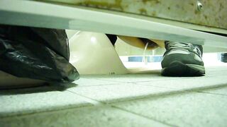下撮り専門 潜入撮！女子便所を下からノゾク Vol.03-04 voyeur jp 160526 01