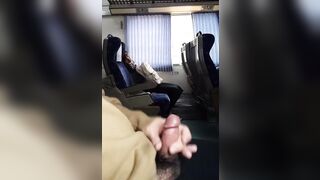 KTX에서 여자 보면서 딸치는 미친 쎅~~ korean porn vip