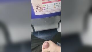 지나가는 여자보면서 딸치는 상렬한 시키 korean porn vip
