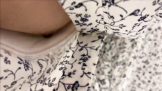 店員乳首マンチラ-おマン-まで数センチ-w乳首をねっとり盗撮されるだけでなく-パンツの隙間からキワキワまで撮影されてしまう voyeur jp 01-230526