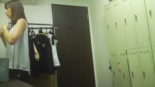 新作 olお着替え 扉の隙間から見える楽園に昂まる景色 voyeur jp