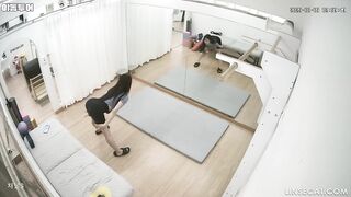 [신작] 여교사와 여학생은 성적으로 매우 흥분된 상태였다. 두 사람은 다리를 활짝 벌리고 발을 맞댄 채 조금의 망설임도 없이 서로의 몸을 korean porn vip ipcam