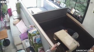 [신작] 한 대담한 커플이 만화책 테마 카페의 개인실에서 은밀한 시간을 보냈다. 남자는 손가락으로 여자를 애무했고, 여자는 쾌락에 완전히 korean porn vip ipcam