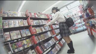黒いネコからの贈り物 禁断の逆さ撮り4 vol46 清純派の純白編 voyeur jp