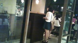 新カメhd動画 カワイイ娘の生パンツ逆さ撮りno39 顔あり voyeur jp 02