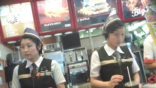 ファーストフード店員のスカートの中vol 12 voyeur jp